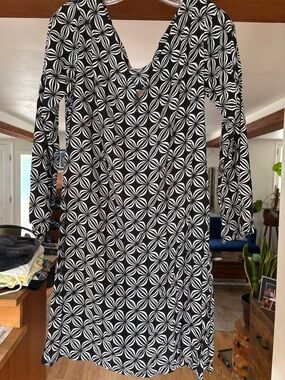Praia Black & White Geometric Long Sleeve cotton Dress